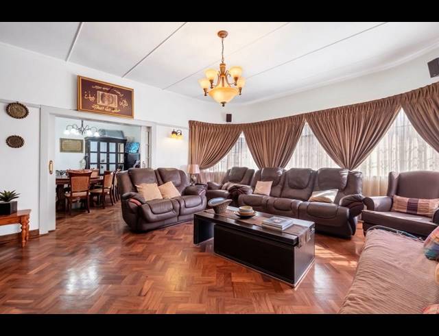 4 BEDROOM HOUSE FOR SALE IN GREENSIDE